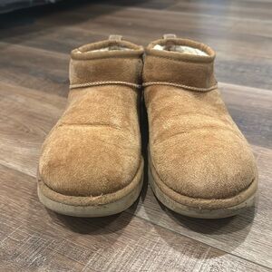 Ugg minis color chestnut size 8